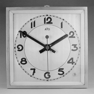 Vue d'ensemble d'une des trois horloges. © Région Bourgogne-Franche-Comté, Inventaire du patrimoine Vue d'ensemble d'une des trois horloges. © Région Bourgogne-Franche-Comté, Inventaire du patrimoine
