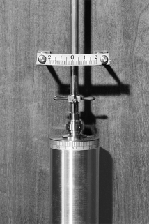 Système de réglage du balancier, de face. © Région Bourgogne-Franche-Comté, Inventaire du patrimoine