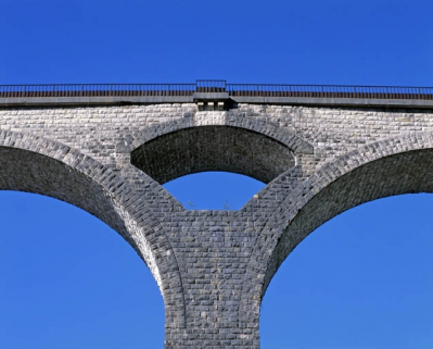 Pile avec voûte d'élégissement et refuge. © Région Bourgogne-Franche-Comté, Inventaire du patrimoine Pile avec voûte d'élégissement et refuge. © Région Bourgogne-Franche-Comté, Inventaire du patrimoine