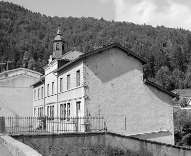 Elévations antérieure et latérale droite. © Région Bourgogne-Franche-Comté, Inventaire du patrimoine