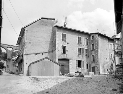 Elévation postérieure, de trois quarts gauche. © Région Bourgogne-Franche-Comté, Inventaire du patrimoine