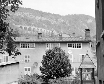 Façade principale : ensembles de baies lunetières. © Région Bourgogne-Franche-Comté, Inventaire du patrimoine Façade principale : ensembles de baies lunetières. © Région Bourgogne-Franche-Comté, Inventaire du patrimoine