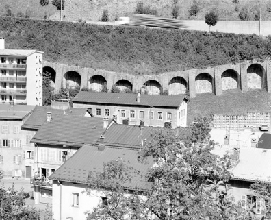Mur à arcades, depuis l'ouest. © Région Bourgogne-Franche-Comté, Inventaire du patrimoine