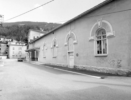 Elévation antérieure, de trois quarts droite. © Région Bourgogne-Franche-Comté, Inventaire du patrimoine