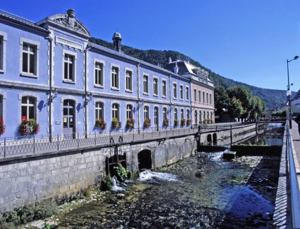 Aile latérale gauche (école des filles), de trois quarts gauche. © Région Bourgogne-Franche-Comté, Inventaire du patrimoine Aile latérale gauche (école des filles), de trois quarts gauche. © Région Bourgogne-Franche-Comté, Inventaire du patrimoine