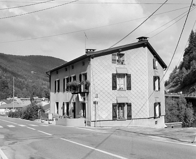 Elévations antérieure et latérale droite. © Région Bourgogne-Franche-Comté, Inventaire du patrimoine