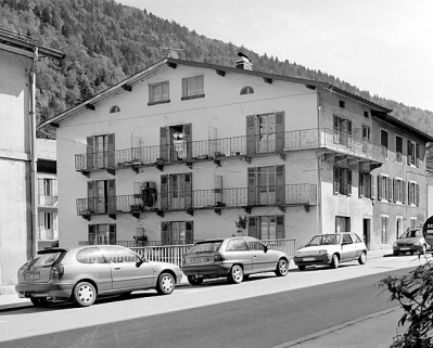 Vue d'ensemble, depuis le nord-ouest (rue de la République). © Région Bourgogne-Franche-Comté, Inventaire du patrimoine