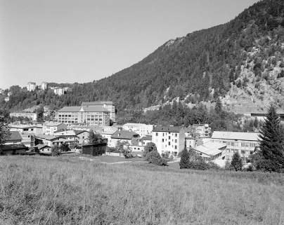 Les quartiers de l'école du Haut et du lycée Victor Bérard. A droite, élévation postérieure des bâtiments de la Société des Lunetiers. © Région Bourgogne-Franche-Comté, Inventaire du patrimoine Les quartiers de l'école du Haut et du lycée Victor Bérard. A droite, élévation postérieure des bâtiments de la Société des Lunetiers. © Région Bourgogne-Franche-Comté, Inventaire du patrimoine