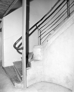 Escalier tournant : première volée. © Région Bourgogne-Franche-Comté, Inventaire du patrimoine