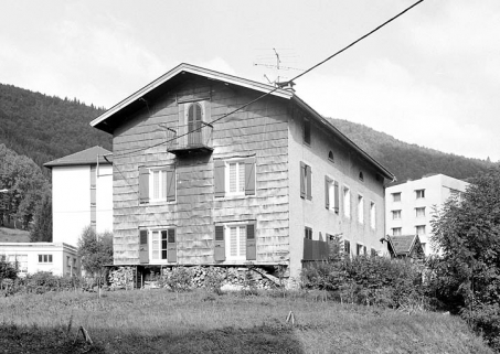 Façades postérieure et latérale droite. © Région Bourgogne-Franche-Comté, Inventaire du patrimoine Façades postérieure et latérale droite. © Région Bourgogne-Franche-Comté, Inventaire du patrimoine