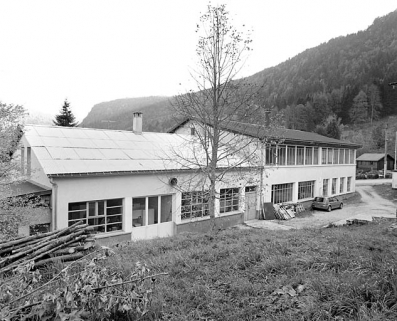 Vue d'ensemble depuis le nord : élévation postérieure. © Région Bourgogne-Franche-Comté, Inventaire du patrimoine