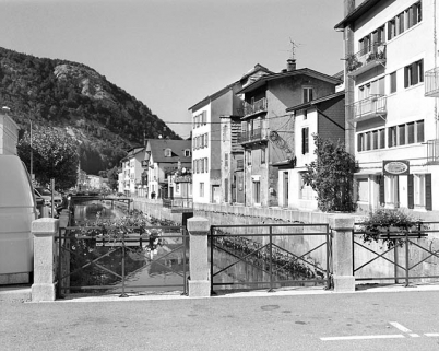 Le Petit Quai, depuis la place Henri Lissac. © Région Bourgogne-Franche-Comté, Inventaire du patrimoine Le Petit Quai, depuis la place Henri Lissac. © Région Bourgogne-Franche-Comté, Inventaire du patrimoine