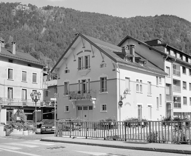 Façades antérieure et latérale droite. © Région Bourgogne-Franche-Comté, Inventaire du patrimoine