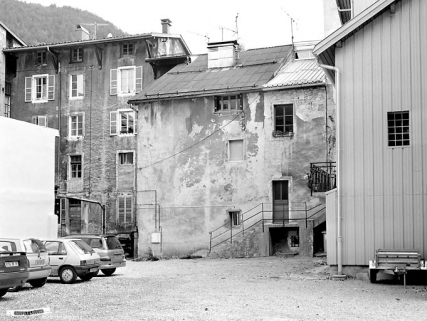Façade postérieure du corps de bâtiment de la rue Merlin. © Région Bourgogne-Franche-Comté, Inventaire du patrimoine