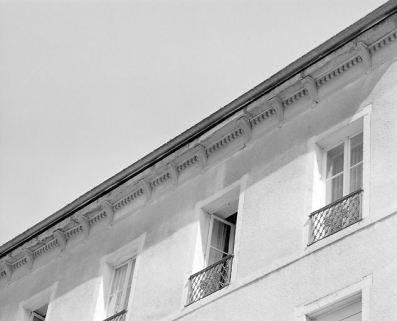 Façade antérieure : corniche. © Région Bourgogne-Franche-Comté, Inventaire du patrimoine