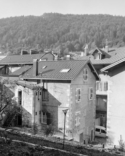 Bâtiment sud, vu du jardin. © Région Bourgogne-Franche-Comté, Inventaire du patrimoine