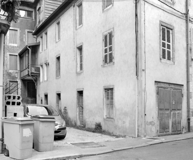 Aile sud (11 rue des Promenades), de trois quarts droite. © Région Bourgogne-Franche-Comté, Inventaire du patrimoine
