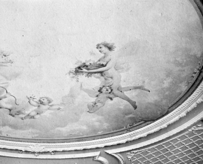 [Scène mythologique peinte au plafond du salon principal : détail de la partie droite], [limite 19e siècle 20e siècle ?]. © Région Bourgogne-Franche-Comté, Inventaire du patrimoine