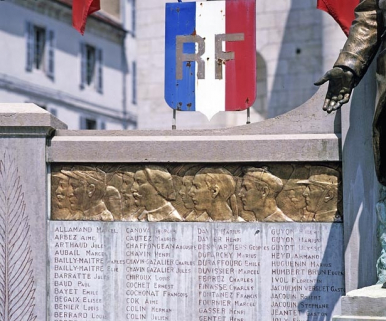 Bas-relief gauche. © Région Bourgogne-Franche-Comté, Inventaire du patrimoine