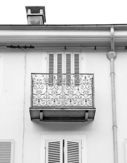 Façade antérieure : balcon du deuxième étage. © Région Bourgogne-Franche-Comté, Inventaire du patrimoine
