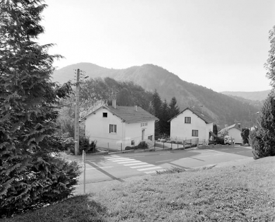 Maisons 20 et 18 avenue de la Libération : élévations nord et est. Maisons de 1958-1959. © Région Bourgogne-Franche-Comté, Inventaire du patrimoine