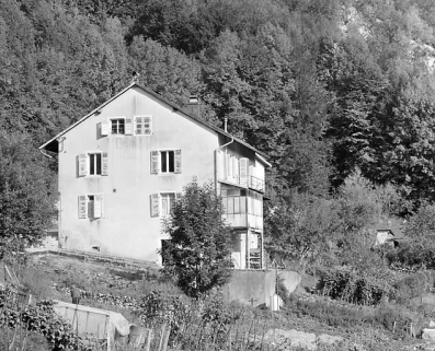 Façades latérale droite et postérieure. © Région Bourgogne-Franche-Comté, Inventaire du patrimoine Façades latérale droite et postérieure. © Région Bourgogne-Franche-Comté, Inventaire du patrimoine