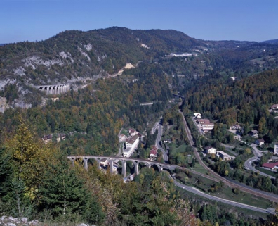 Ouvrages de Morbier et Morez, depuis le sud-ouest. © Région Bourgogne-Franche-Comté, Inventaire du patrimoine Ouvrages de Morbier et Morez, depuis le sud-ouest. © Région Bourgogne-Franche-Comté, Inventaire du patrimoine