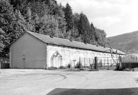 Remise ferroviaire, depuis le nord. © Région Bourgogne-Franche-Comté, Inventaire du patrimoine Remise ferroviaire, depuis le nord. © Région Bourgogne-Franche-Comté, Inventaire du patrimoine