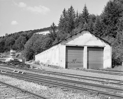 Remise ferroviaire, depuis le sud. © Région Bourgogne-Franche-Comté, Inventaire du patrimoine Remise ferroviaire, depuis le sud. © Région Bourgogne-Franche-Comté, Inventaire du patrimoine