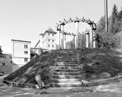 Rotonde de jardin et son escalier. © Région Bourgogne-Franche-Comté, Inventaire du patrimoine Rotonde de jardin et son escalier. © Région Bourgogne-Franche-Comté, Inventaire du patrimoine