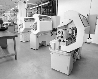 Bâtiment B, atelier de mécanique : vue d'ensemble de trois tours. © Région Bourgogne-Franche-Comté, Inventaire du patrimoine Bâtiment B, atelier de mécanique : vue d'ensemble de trois tours. © Région Bourgogne-Franche-Comté, Inventaire du patrimoine