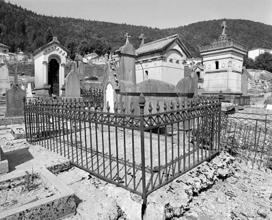 Vue d'ensemble, de trois quarts droite. © Région Bourgogne-Franche-Comté, Inventaire du patrimoine Vue d'ensemble, de trois quarts droite. © Région Bourgogne-Franche-Comté, Inventaire du patrimoine