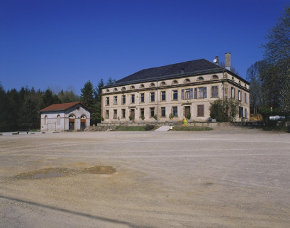 Vue d'ensemble depuis le sud-est. © Région Bourgogne-Franche-Comté, Inventaire du patrimoine