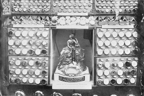 [Coupe chronométrique en devanture du magasin parisien de la maison Leroy], 1er quart 20e siècle. © Région Bourgogne-Franche-Comté, Inventaire du patrimoine