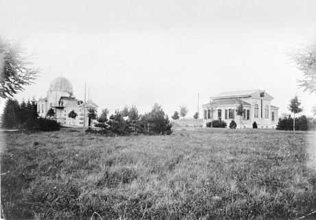[Vue d'ensemble des pavillons du coudé et de la méridienne, depuis le sud-ouest], 1er quart 20e siècle. © Région Bourgogne-Franche-Comté, Inventaire du patrimoine
