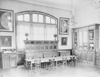 [Intérieur de la bibliothèque], milieu 20e siècle. © Région Bourgogne-Franche-Comté, Inventaire du patrimoine