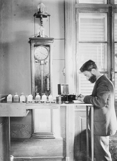 [Contrôle des montres par A. Hérique], limite 19e siècle 20e siècle. © Région Bourgogne-Franche-Comté, Inventaire du patrimoine