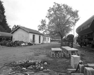 Ancienne lampisterie (bureau des électriciens), de trois quarts gauche. © Région Bourgogne-Franche-Comté, Inventaire du patrimoine Ancienne lampisterie (bureau des électriciens), de trois quarts gauche. © Région Bourgogne-Franche-Comté, Inventaire du patrimoine