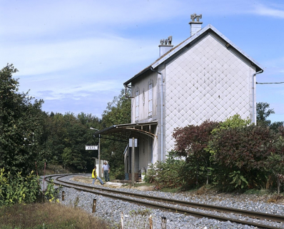 Façades postérieure et latérale gauche. © Région Bourgogne-Franche-Comté, Inventaire du patrimoine Façades postérieure et latérale gauche. © Région Bourgogne-Franche-Comté, Inventaire du patrimoine