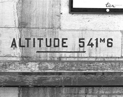 Bâtiment des voyageurs : inscription altimétrique. © Région Bourgogne-Franche-Comté, Inventaire du patrimoine