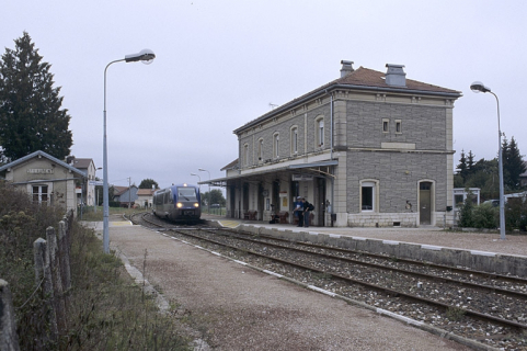 Autorail X 73500 en stationnement. © Région Bourgogne-Franche-Comté, Inventaire du patrimoine