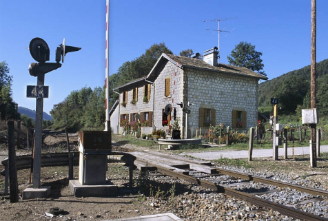 Vue d'ensemble, depuis le nord-est. © Région Bourgogne-Franche-Comté, Inventaire du patrimoine