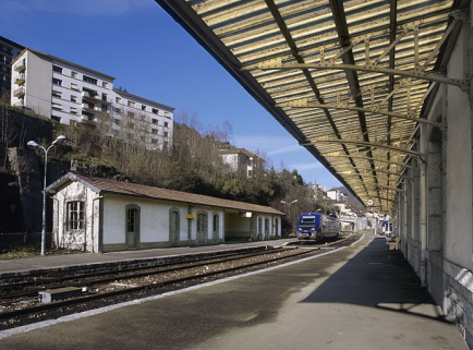 Abri-lampisterie : façade antérieure, de trois quarts gauche. © Région Bourgogne-Franche-Comté, Inventaire du patrimoine