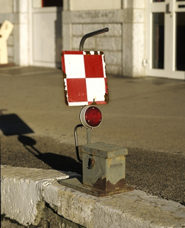 Une lampe vue de trois quarts. © Région Bourgogne-Franche-Comté, Inventaire du patrimoine