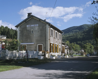 Bâtiment des voyageurs : façade antérieure, de trois quarts gauche. © Région Bourgogne-Franche-Comté, Inventaire du patrimoine