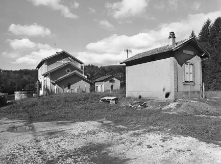 Vue d'ensemble des bâtiments, depuis le sud-est. © Région Bourgogne-Franche-Comté, Inventaire du patrimoine