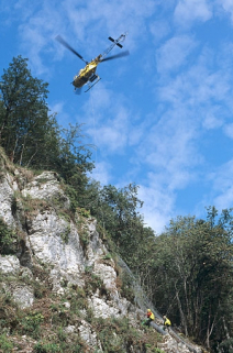 Sécurisation de paroi rocheuse à Syam : ancrage des rouleaux de filets de protection. © Région Bourgogne-Franche-Comté, Inventaire du patrimoine Sécurisation de paroi rocheuse à Syam : ancrage des rouleaux de filets de protection. © Région Bourgogne-Franche-Comté, Inventaire du patrimoine
