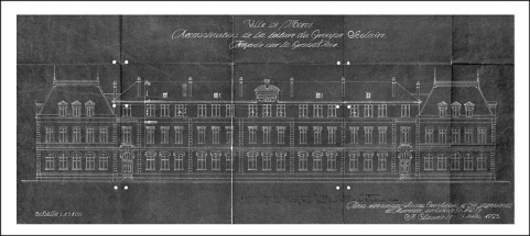 Ville de Morez. Reconstruction de la toiture du groupe scolaire. Façade sur la Grande Rue, 1923. © Région Bourgogne-Franche-Comté, Inventaire du patrimoine Ville de Morez. Reconstruction de la toiture du groupe scolaire. Façade sur la Grande Rue, 1923. © Région Bourgogne-Franche-Comté, Inventaire du patrimoine