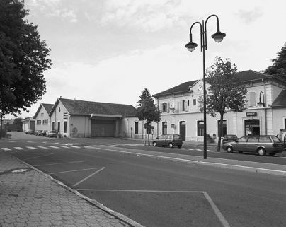 Entrepôts et cour, depuis le nord-est. © Région Bourgogne-Franche-Comté, Inventaire du patrimoine