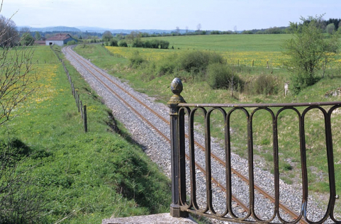 Potelet est du garde-corps sud. © Région Bourgogne-Franche-Comté, Inventaire du patrimoine Potelet est du garde-corps sud. © Région Bourgogne-Franche-Comté, Inventaire du patrimoine